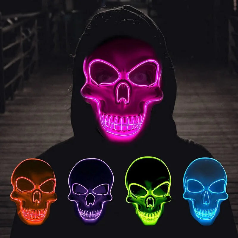 Masque crâne lumineux LED allumé dans le noir